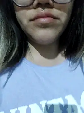 Camilu23 online show from October 28, 2025, 10:34 pm