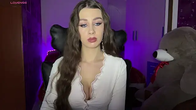 SweetCherry  N online show from February 5, 2026, 9:19 pm