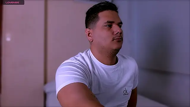 KingMoreno1 online show from October 31, 2025, 12:50 pm