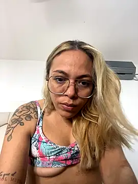 Snapshot of Baby_Flame chatting on November 10, 2025, 5:23 pm Baby Flame online show from November 10, 2025, 5:23 pm