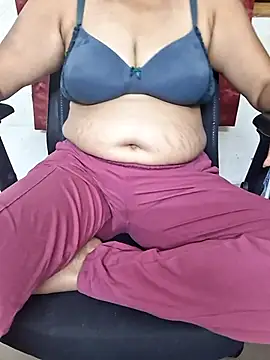 Snapshot of Naughty-Nancy chatting on July 13, 2026, 9:23 am Naughty-Nancy online show from July 13, 2026, 9:23 am