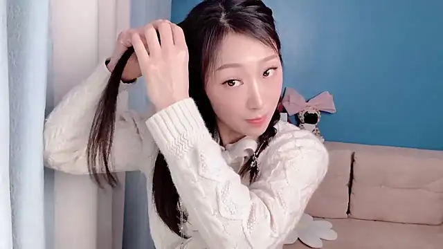 Snapshot of ella55-- chatting on March 20, 2026, 1:10 am ella55-- online show from March 20, 2026, 1:10 am