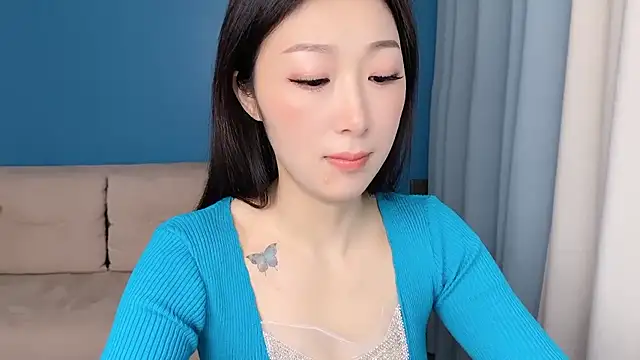 Snapshot of ella55-- chatting on April 1, 2026, 1:06 am ella55-- online show from April 1, 2026, 1:06 am