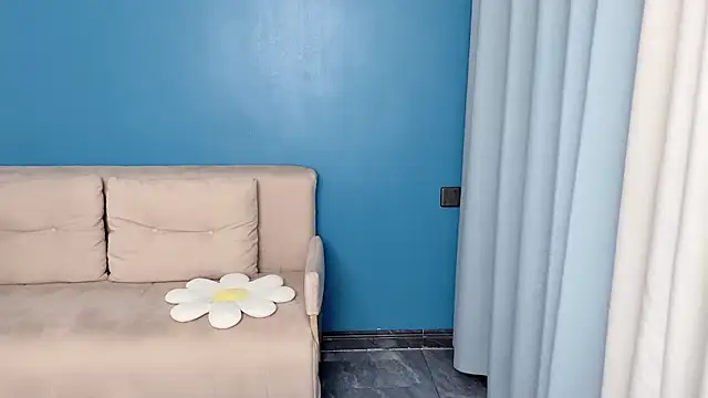 Snapshot of ella55-- chatting on April 3, 2026, 1:03 am ella55-- online show from April 3, 2026, 1:03 am