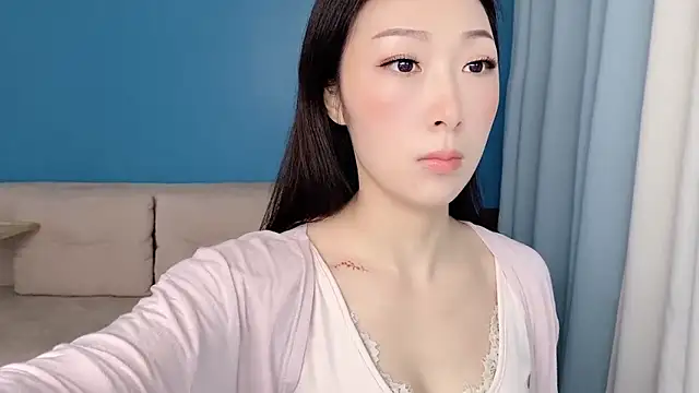 Snapshot of ella55-- chatting on April 5, 2026, 1:03 am ella55-- online show from April 5, 2026, 1:03 am