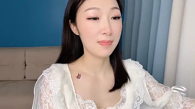 Snapshot of ella55-- chatting on April 9, 2026, 4:45 am ella55-- online show from April 9, 2026, 4:45 am