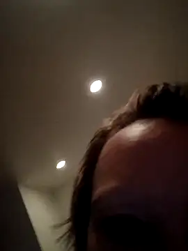 Snapshot of Karebearz1 chatting on November 11, 2025, 9:09 am Karebearz1 online show from November 11, 2025, 9:09 am