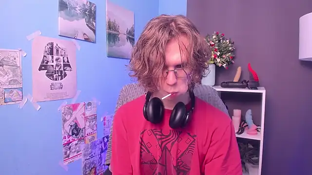 Snapshot of LeoBensyten chatting on February 18, 2026, 5:42 pm LeoBensyten online show from February 18, 2026, 5:42 pm