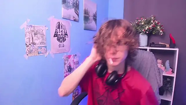 Snapshot of LeoBensyten chatting on February 21, 2026, 10:22 pm LeoBensyten online show from February 21, 2026, 10:22 pm