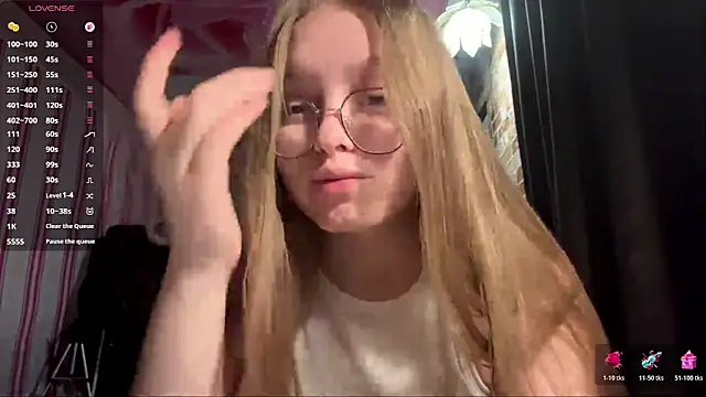 AnnitaArchbell online show from November 9, 2025, 2:04 pm