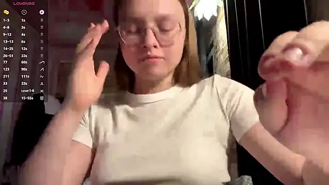 AnnitaArchbell online show from November 20, 2025, 2:06 pm