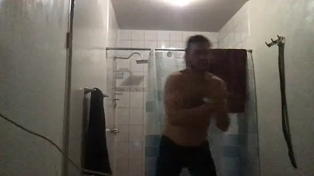 Snapshot of ezrah23 chatting on November 17, 2025, 2:39 am ezrah23 online show from November 17, 2025, 2:39 am