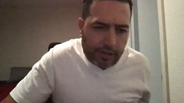 Snapshot of ezrah23 chatting on November 26, 2025, 5:25 pm ezrah23 online show from November 26, 2025, 5:25 pm