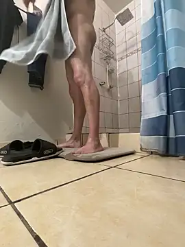 ezrah23 online show from April 13, 2026, 6:52 am