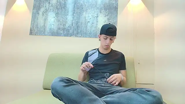 NOHA CRAYG online show from November 11, 2025, 12:49 pm