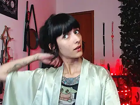 CarrieBurton online show from November 3, 2025, 3:13 pm