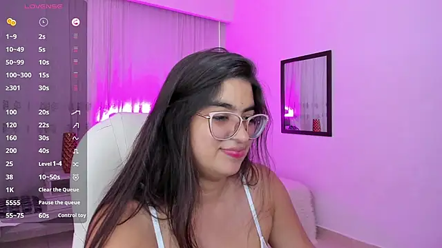 Snapshot of Luna_Jonnes1 chatting on May 31, 2026, 7:37 pm Luna Jonnes1 online show from May 31, 2026, 7:37 pm