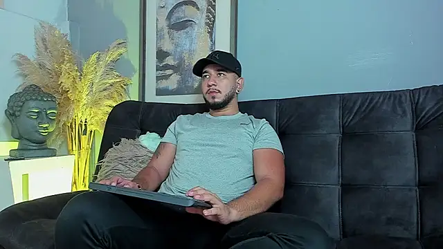 MarcusConnor online show from November 14, 2025, 1:54 pm