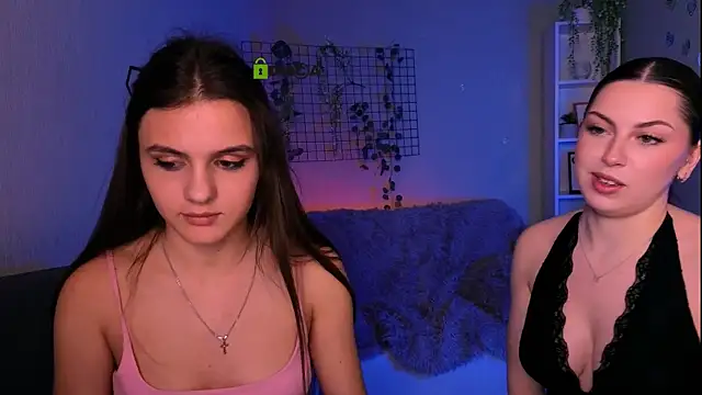 lisa dark  online show from March 13, 2026, 8:37 pm