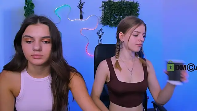 lisa dark  online show from July 27, 2026, 12:12 pm
