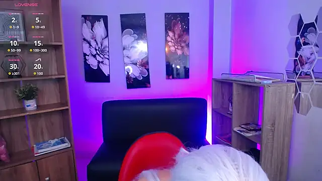 roseefancy19 online show from November 4, 2025, 11:09 am