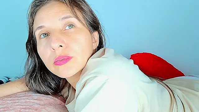 alana pink95 online show from March 11, 2026, 7:53 pm