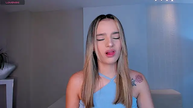 LaurentRosse1 online show from April 17, 2026, 8:34 pm