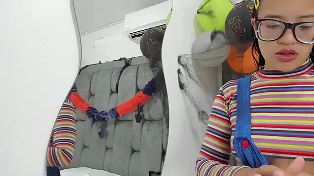 DamianandEva online show from November 1, 2025, 12:40 pm