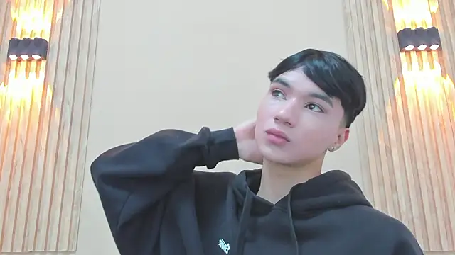 JULII RICO1 online show from February 19, 2026, 12:56 pm