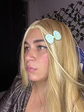 yayita cute online show from October 30, 2025, 6:04 am