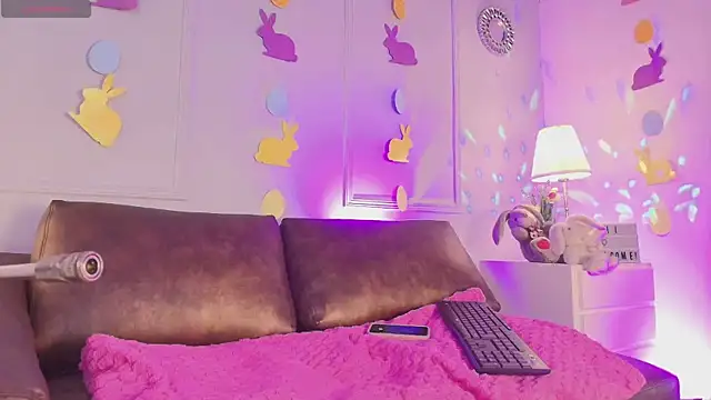 kittyblooms online show from April 4, 2026, 3:31 pm