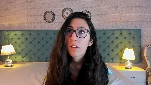 Snapshot of GirafMusic chatting on February 8, 2026, 1:09 am GirafMusic online show from February 8, 2026, 1:09 am