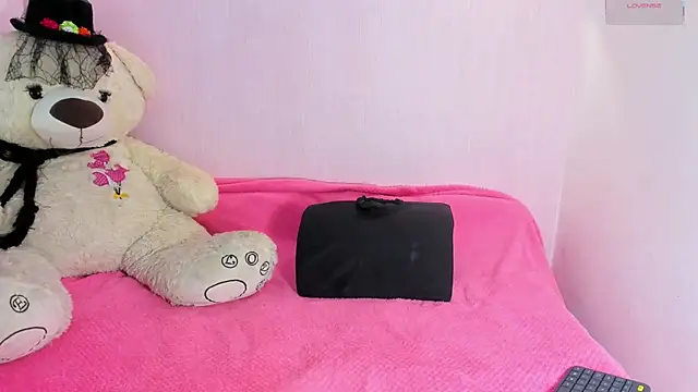 Little arii online show from November 15, 2025, 7:10 pm