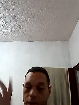 luiguui online show from November 24, 2025, 10:37 am