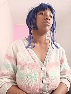 EvonyFoxxx online show from April 19, 2026, 6:24 am