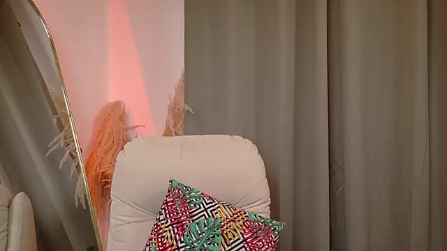 SeleneNova online show from May 29, 2026, 4:16 pm