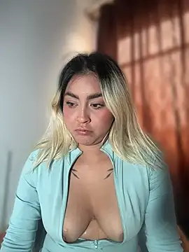 Elina Hills online show from April 8, 2026, 6:08 pm