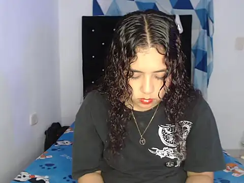 zoelittle3 online show from November 7, 2025, 3:06 am