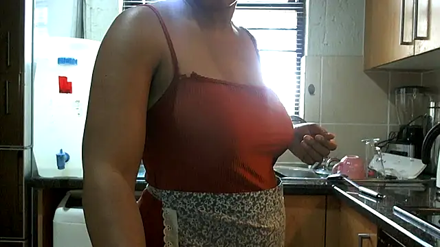 Snapshot of NewBeginnings8 chatting on May 9, 2026, 1:38 pm NewBeginnings8 online show from May 9, 2026, 1:38 pm