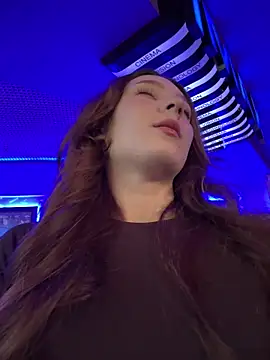 LilluKatten online show from February 17, 2026, 10:45 am