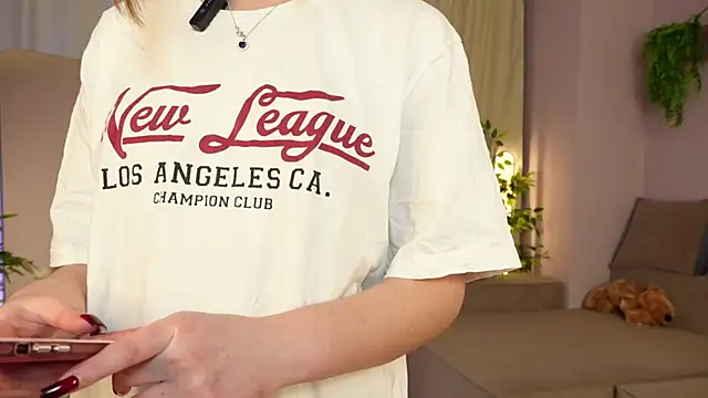 LouiseCollins online show from November 13, 2025, 11:53 am