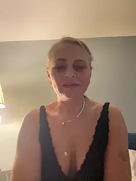 ToriLove777 online show from November 15, 2025, 8:05 pm