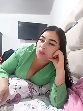 Candy69  online show from November 22, 2025, 3:27 am