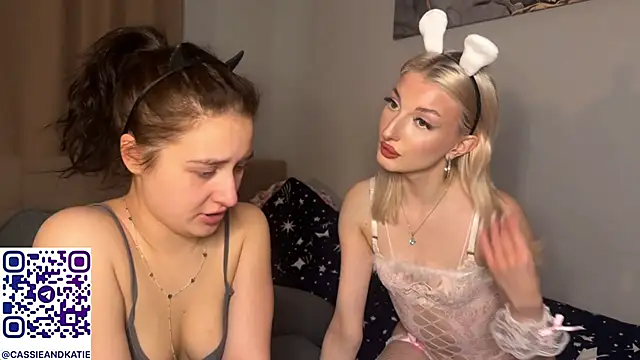 cassiekatherine online show from November 18, 2025, 10:20 am