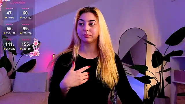 dreamyhannah online show from November 12, 2025, 7:13 pm