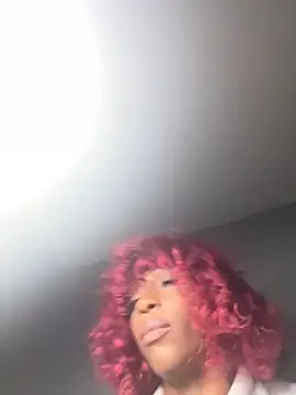 Snapshot of MadameMuse chatting on November 2, 2025, 12:35 am MadameMuse online show from November 2, 2025, 12:35 am