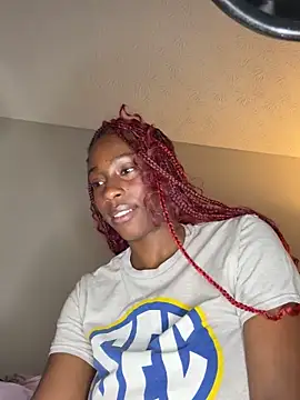 Snapshot of MadameMuse chatting on December 3, 2025, 5:15 am MadameMuse online show from December 3, 2025, 5:15 am