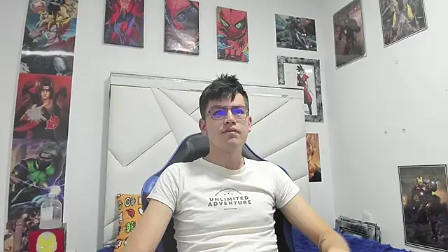 Snapshot of NICK_VERS chatting on November 7, 2025, 7:36 pm NICK VERS online show from November 7, 2025, 7:36 pm