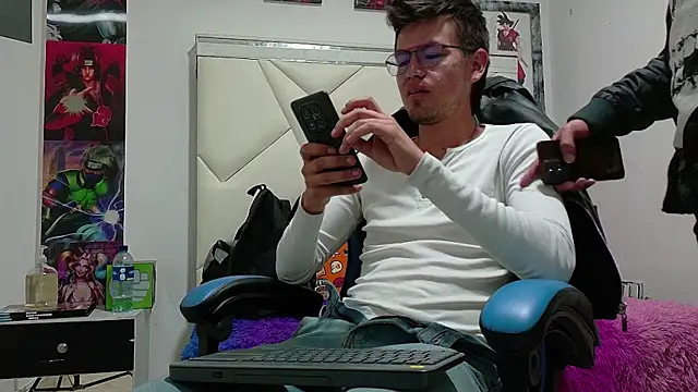 Snapshot of NICK_VERS chatting on November 28, 2025, 7:49 pm NICK VERS online show from November 28, 2025, 7:49 pm