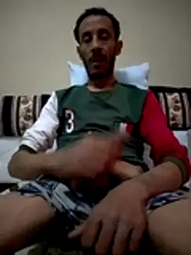 Snapshot of walide100000 chatting on April 5, 2026, 9:45 pm walide100000 online show from April 5, 2026, 9:45 pm